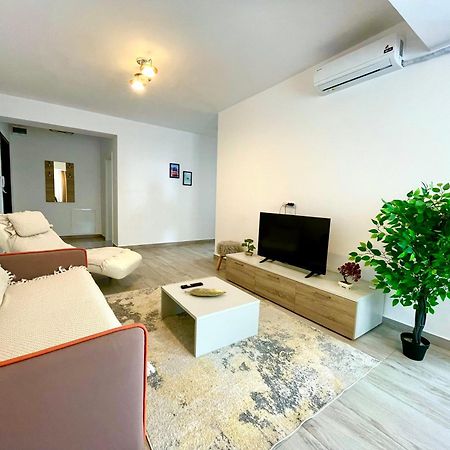 Soho Apartment - City View With Rooftop Garden Bucarest Exterior foto