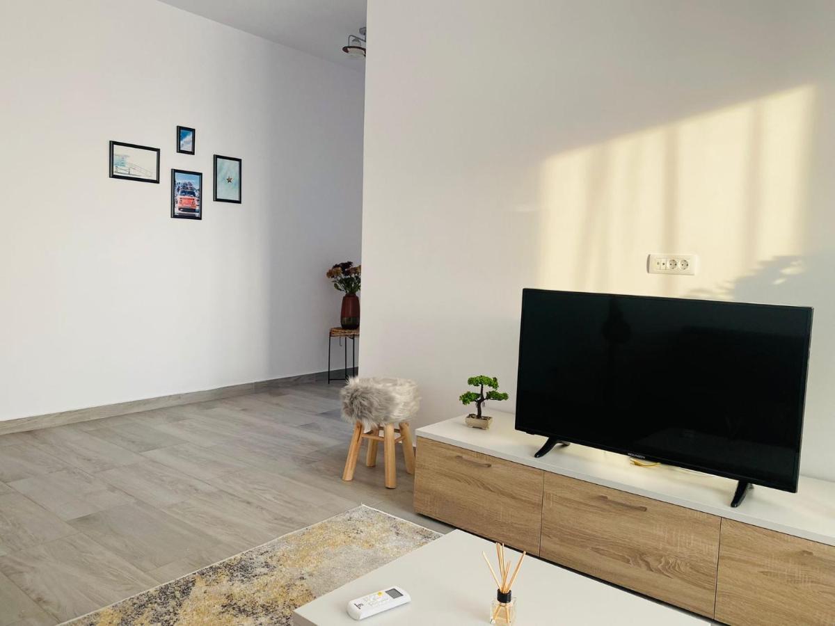 Soho Apartment - City View With Rooftop Garden Bucarest Exterior foto