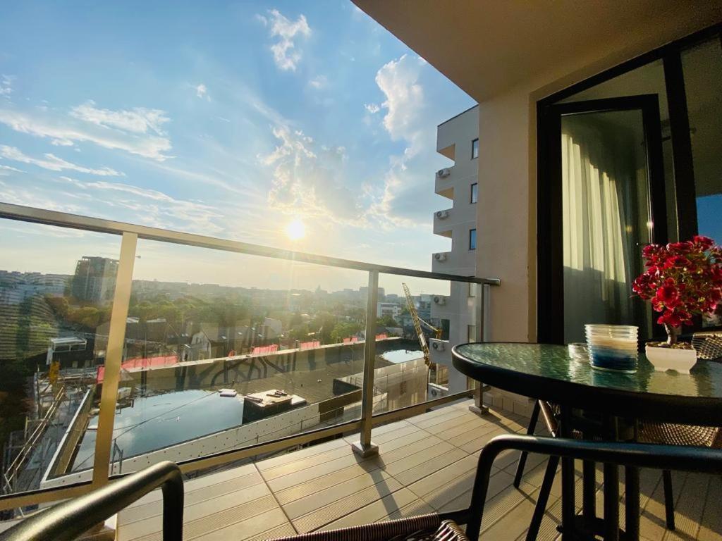 Soho Apartment - City View With Rooftop Garden Bucarest Exterior foto